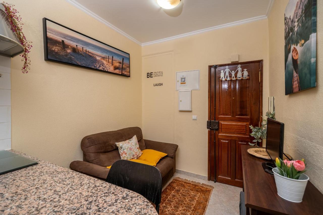Cozy One Bedroom Apt In Historic Location - Carmo Lisboa Exteriör bild