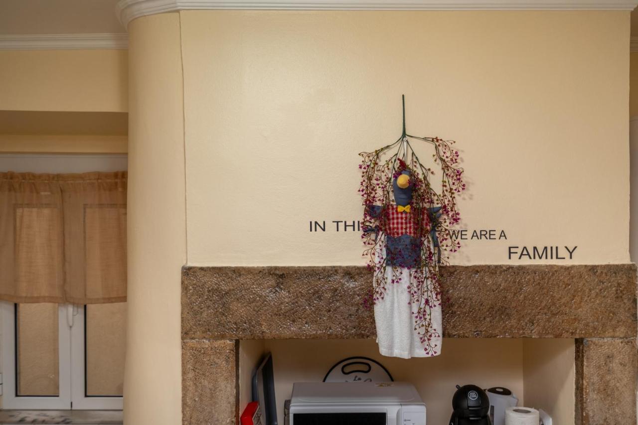 Cozy One Bedroom Apt In Historic Location - Carmo Lisboa Exteriör bild