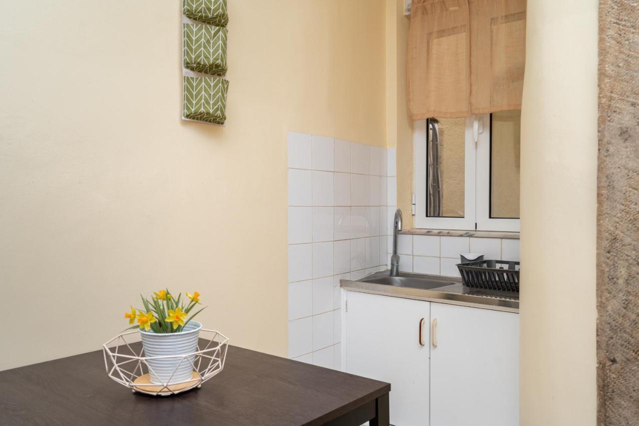 Cozy One Bedroom Apt In Historic Location - Carmo Lisboa Exteriör bild