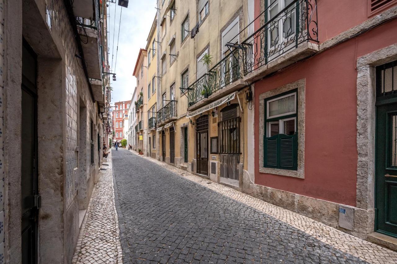 Cozy One Bedroom Apt In Historic Location - Carmo Lisboa Exteriör bild